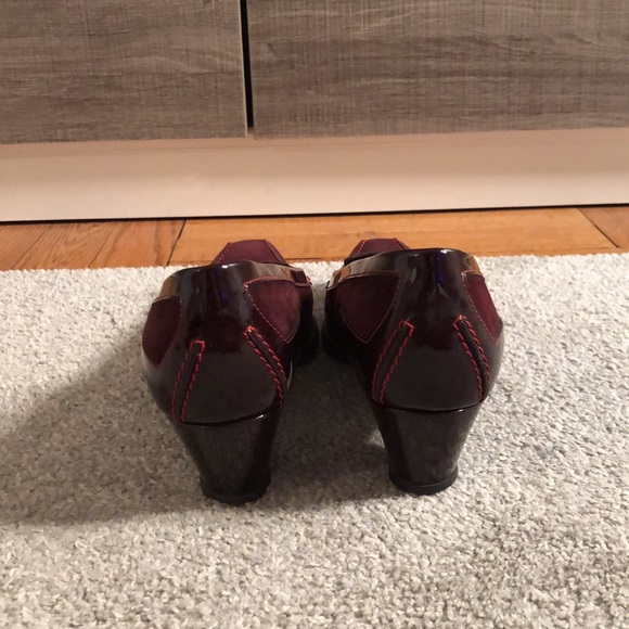 Burgundy Tods Heeled Loafers - Picture 4 of 5